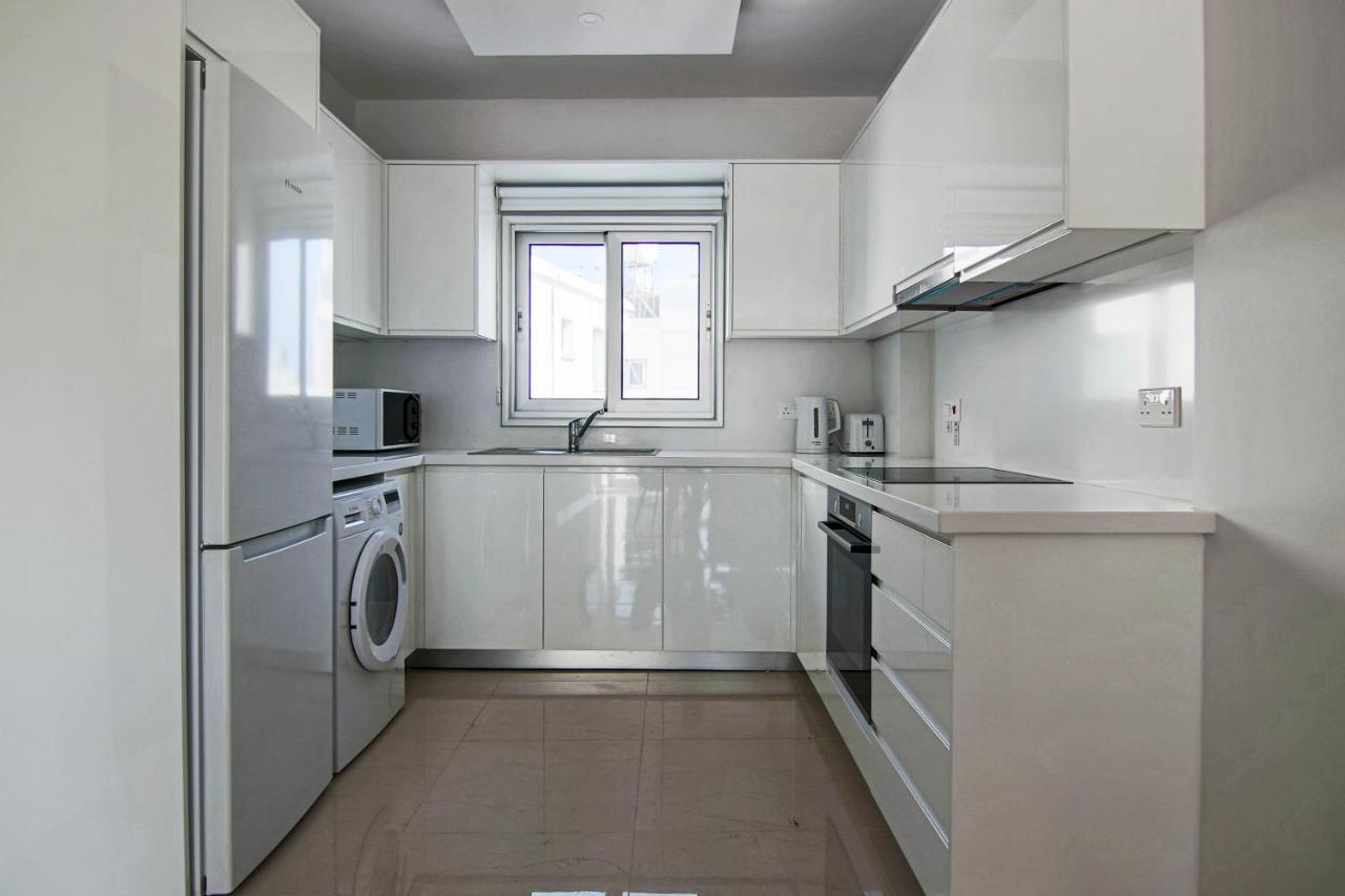 Ferienwohnung Phaedrus Living: Seaside Luxury Flat Lighthouse 65 Paphos Exterior foto